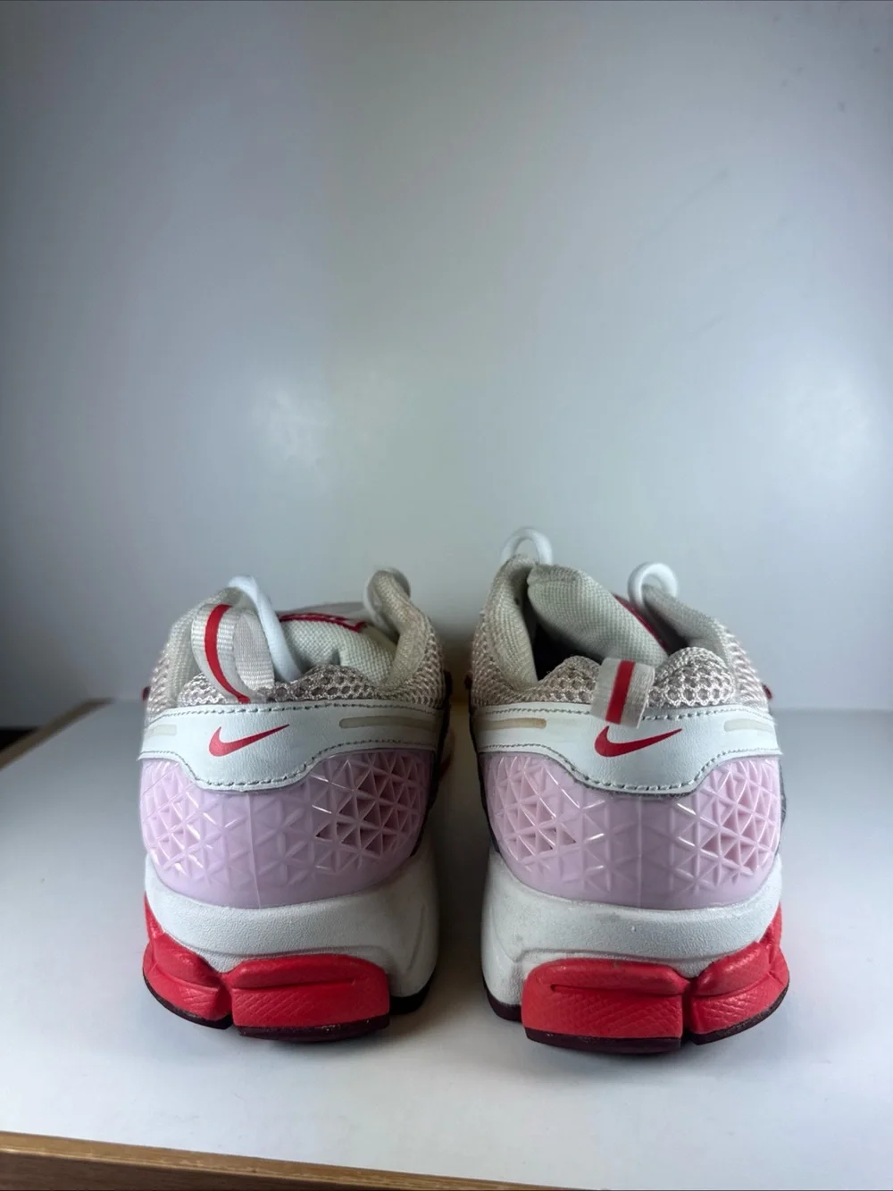 Nike Vomero 5 Valentine’s Size 5.5Y Kids White and Red Athletic Running Shoes